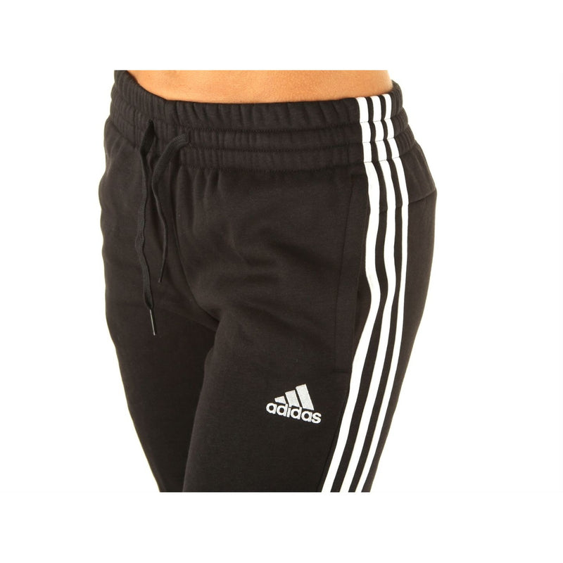 Adidas Hlače Žene — editorial 3